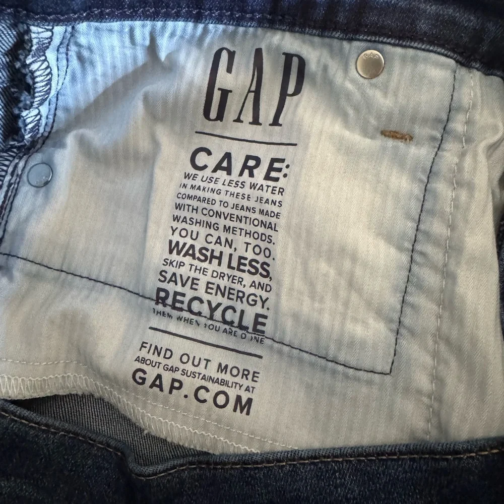 GAP Eco-Friendly Denim Jeans - Picture 3 of 9
